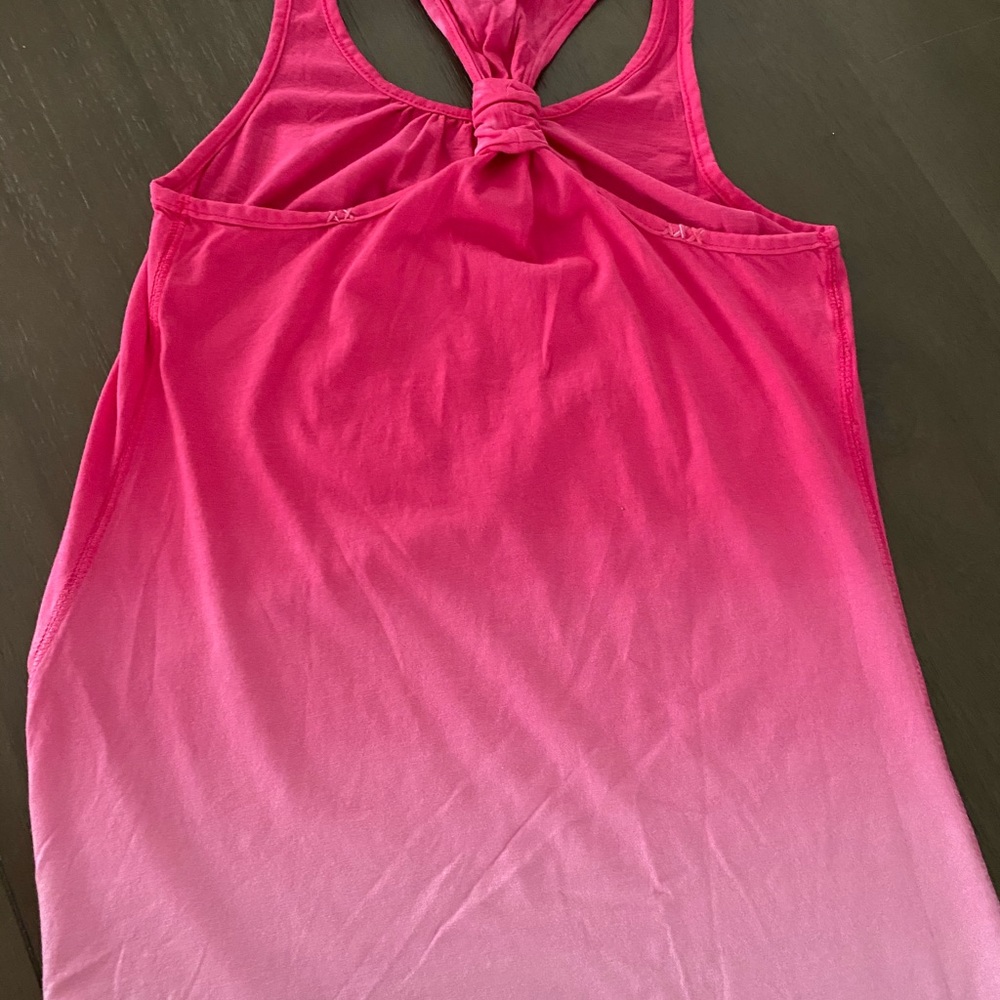 Tank tops - Picture 2 of 2